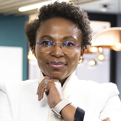 Sibongile Ntsoelengoe